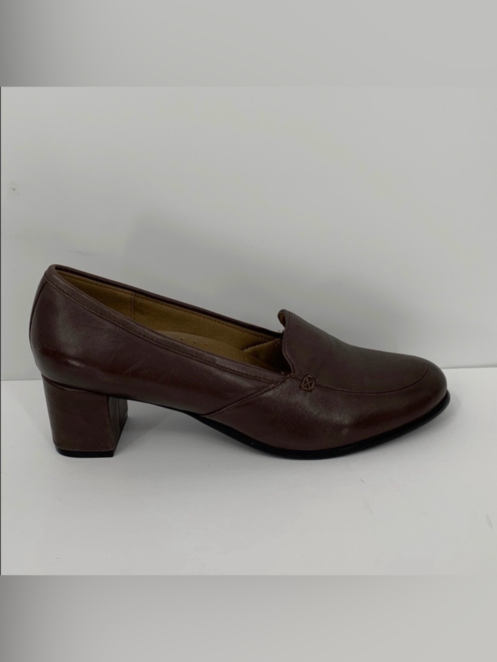 Trotters Cassidy pumps shoe heel dark brown leather slip-on comfort block 10